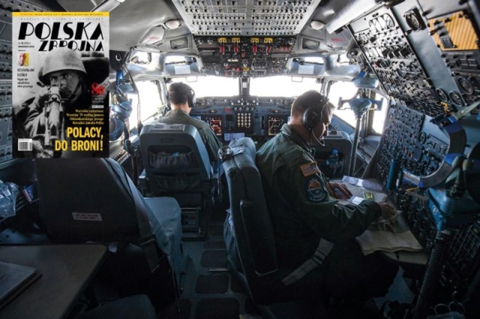 Kokpit samolotu wczesnego ostrzegania i dowodzenia AWACS (fot. Filip Modrzejewski)