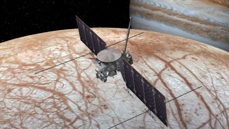 Koncepcja artysty z 2016 roku dot. statku kosmicznego Europa Clipper. (fot. NASA/JPL-Caltech)