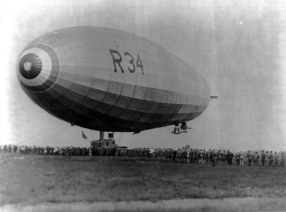 Lądowanie R34 w Mineola w Nowym Jorku (6 lipca 1919r.) (fot. Library of Congress, USA/Domena publiczna/Wikimedia Commons)