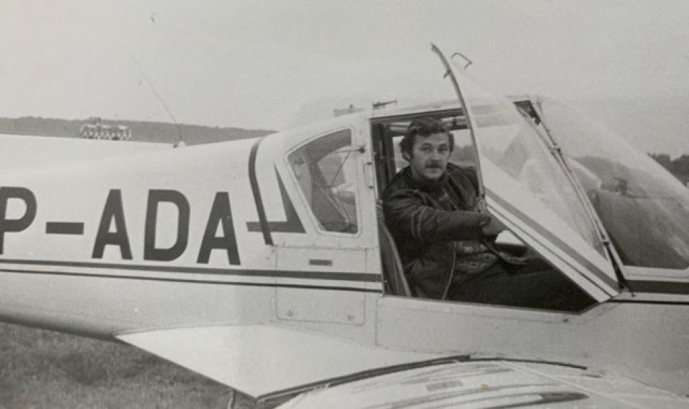 Leszek Feliks Jagodzik w samolocie (fot. arch. Antoni Wiszowaty)