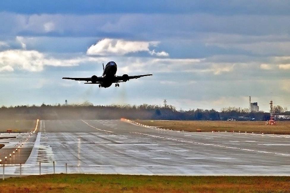 Lotnisko Chopina - start samolotu (fot. lotnisko-chopina.pl)
