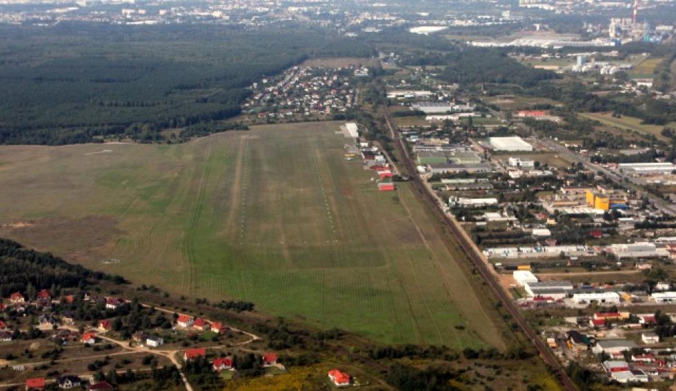 O Przyszłości Lotniska W Kobylnicy Zadecydują Mieszkańcy | Dlapilota.pl