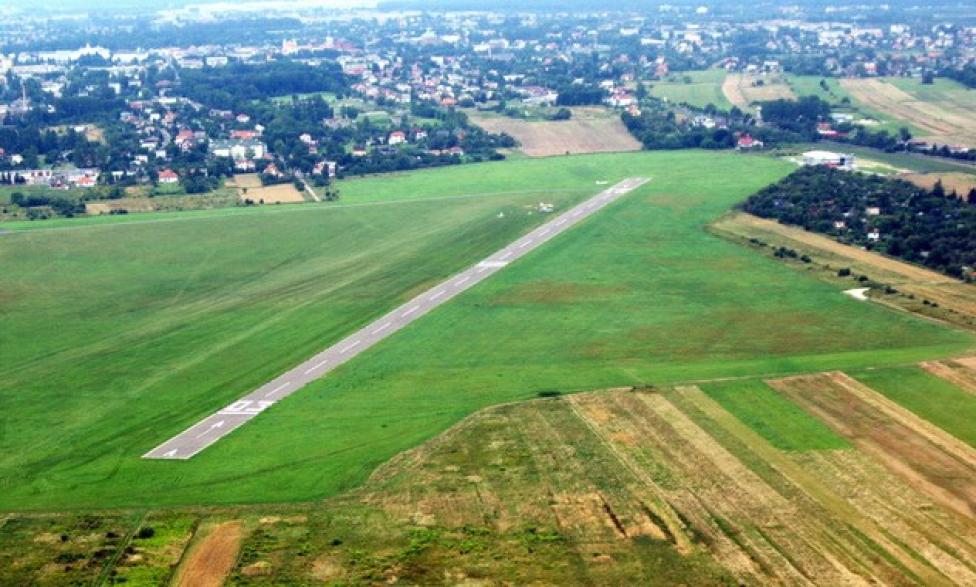 Lotnisko w Piotrkowie Trybunalskim (fot. azp.com.pl)