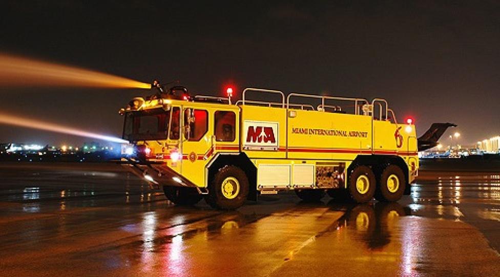 Lotniskowa straż pożarna w Miami (fot. Joe Cavallo, wydział ratownictwa pożarowego Miami-Dade/miami-airport.com)