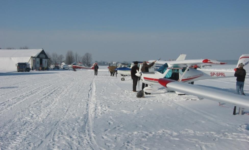 Lubelskie Zimowe Zawody Samolotowe w Radawcu, rok 2009 (fot. airport.lublin.pl)