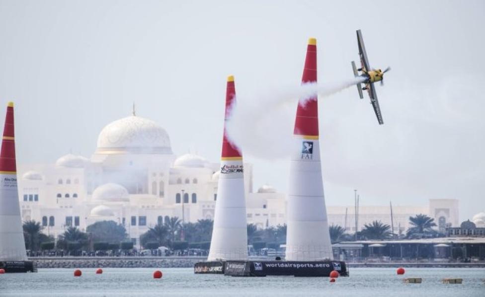 Łukasz Czepiela w Abu Dhabi (fot. Naim Chidiac/Red Bull Content Pool)
