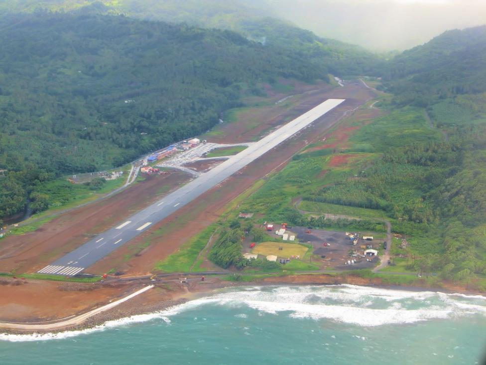 Lotnisko Douuglas Charles w Dominice, fot. Wikipedia