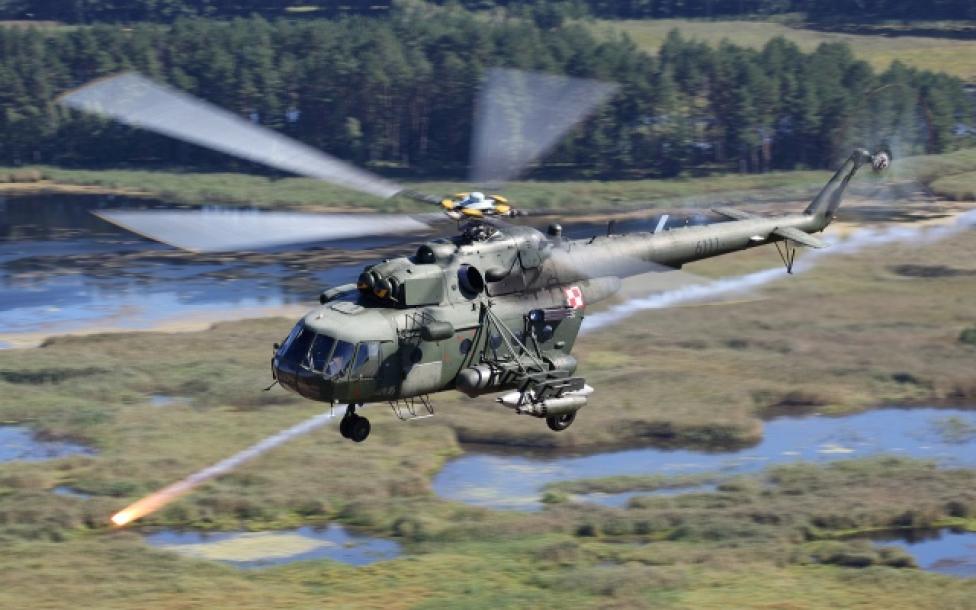 Mi-17 w locie (fot. 3sltr.wp.mil.pl)
