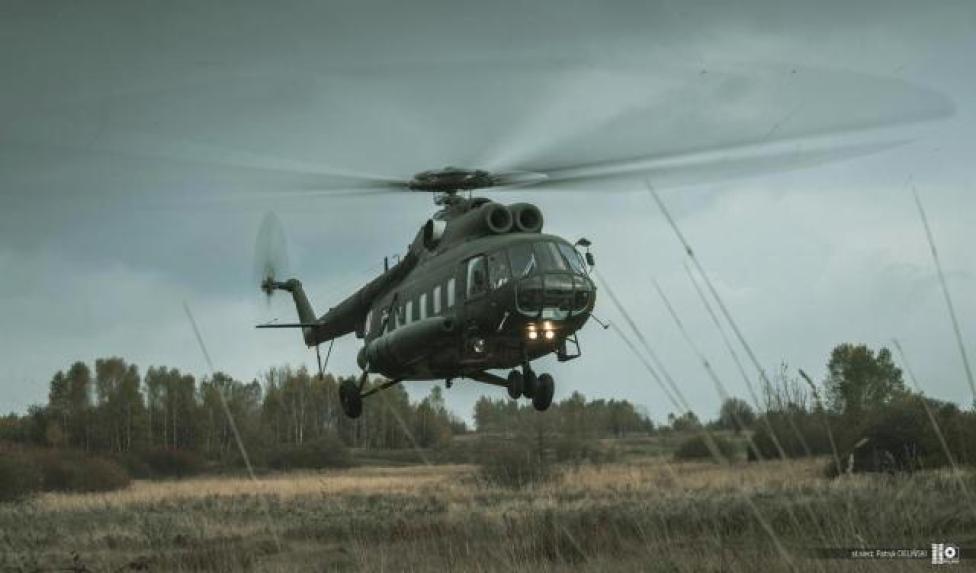 Mi-8 podczas ćwiczeń służby ASAR (fot. st. sierż. Patryk Cieliński)