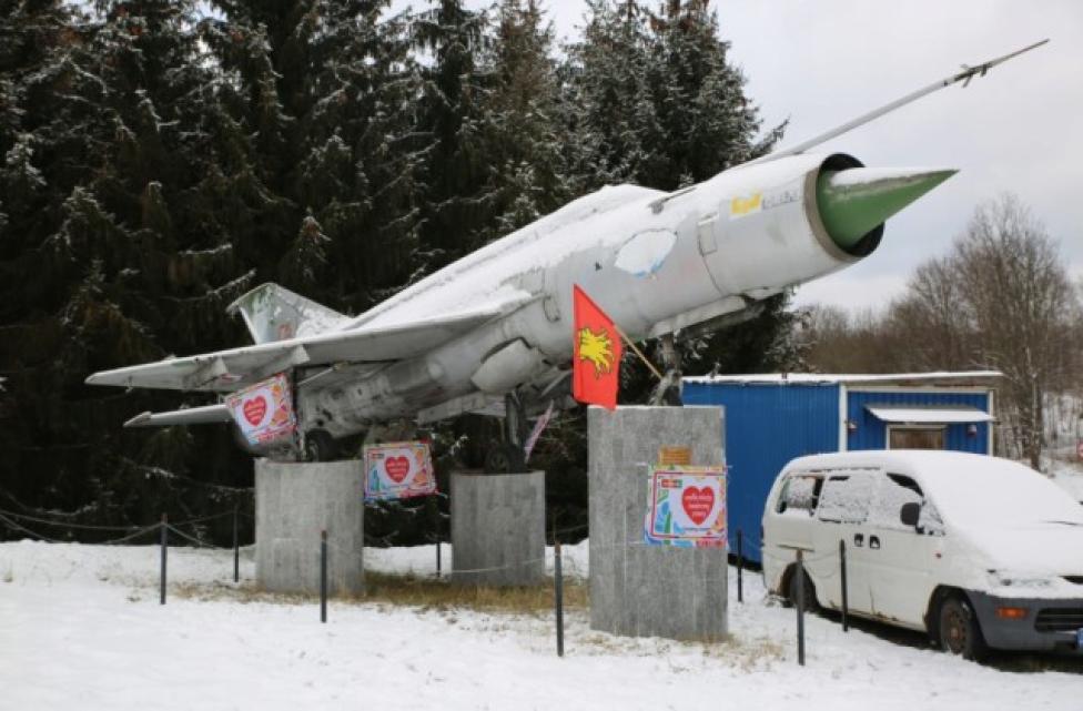 MiG-21M w Nowej Rudzie (fot. allegro.pl)