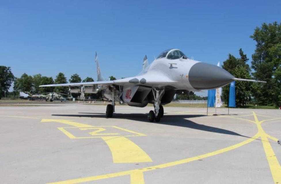 MiG-29 o numerze bocznym 4112 odrestaurowany - na lotnisku 32. Bazy Lotnictwa Taktycznego (fot. muzeumsp.pl)
