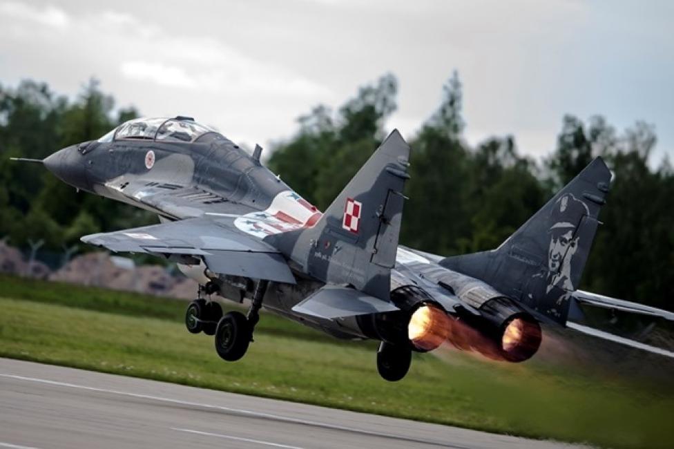 MiG-29 z 23 Bazy Lotnictwa Taktycznego w Mińsku Mazowieckim - start (fot. Mirosław Mróz)