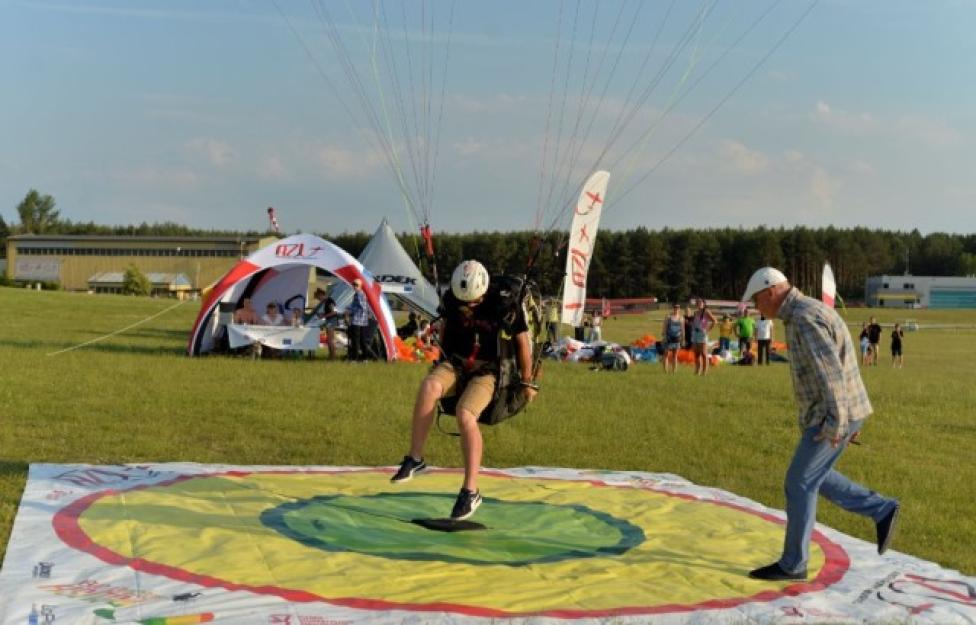 Mistrzostwa Polski w paralotniowej celności lądowania 2021 w Przylepie (fot. Ryszard Paprzycki)