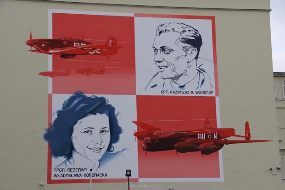 Mural poświęcony 68 lotnikom wywodzącym się z ziemi jarosławskiej (fot. UM Jarosław)