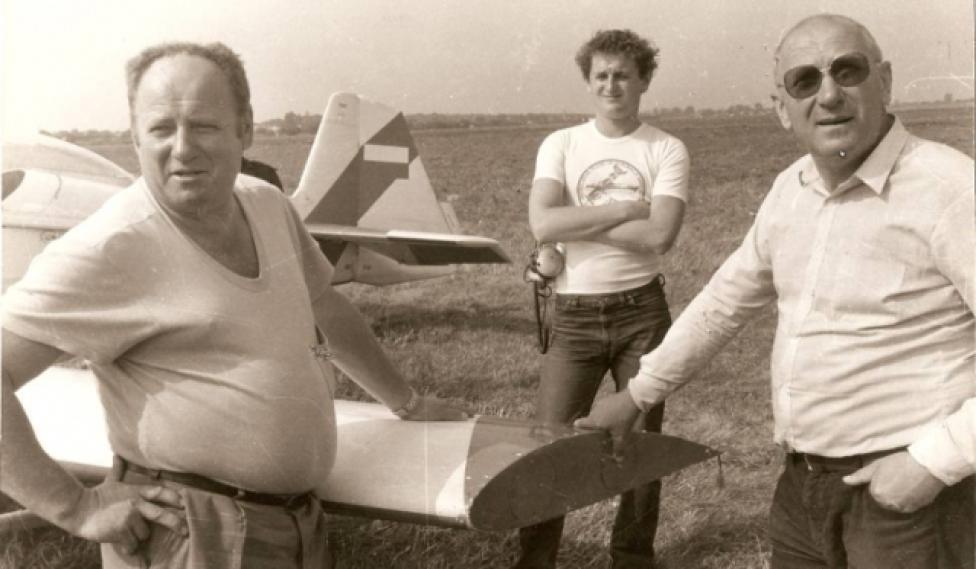 Na zdjęciu od lewej: Stanisław Kasperek, Janusz Kasperek, Ryszard Kasperek (fot. www.historia.swidnik.net)