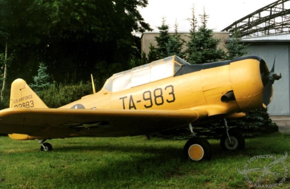 North American T-6G Texan (fot. muzeumlotnictwa.pl)