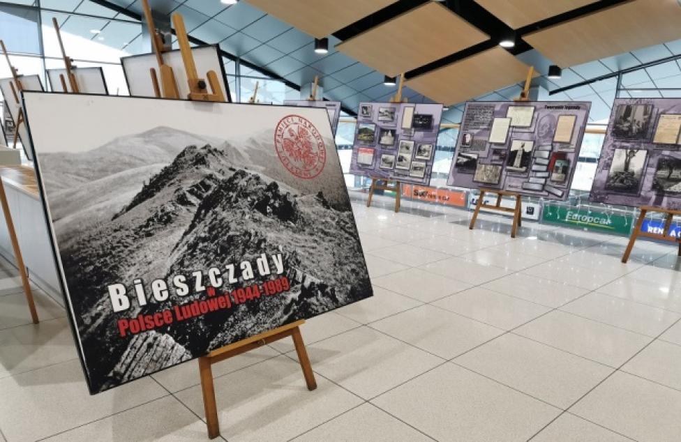 Wystawa "Bieszczady w Polsce Ludowej" na lotnisku w Jasionce (fot. Port Lotniczy Rzeszów-Jasionka)