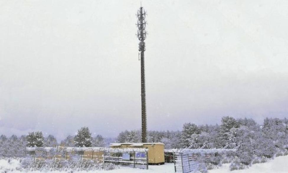 Nowoczesny ośrodek radiowy Tarnobrzeg - z zewnątrz zimą (fot. PAŻP)