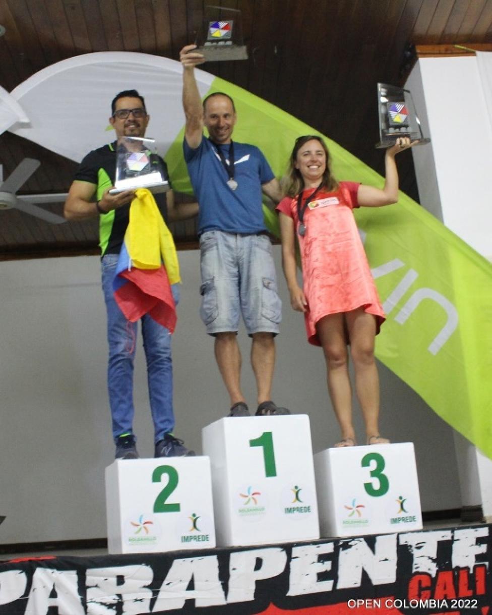 Otwarte Mistrzostwa Kolumbii w Roldanillo 2022 - podium w klasyfikacji ogólnej (fot. airtribune.com)