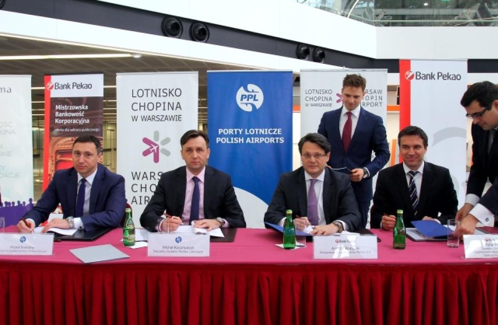 Podpisanie umowy dot. finasowania rozbudowy infrastruktury Lotniska Chopina w Warszawie (fot. Lotnisko Chopina)