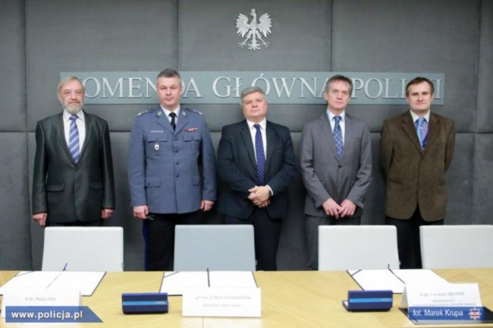 Podpisanie porozumienia o współpracy szkoleniowej (fot. policja.pl)