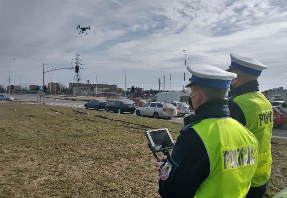 Policyjny dron w czasie działań niechronieni uczestnicy ruchu drogowego (fot. KWP w Gdańsku)
