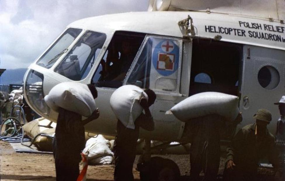 Polska Lotnicza Eskadra Pomocy Etiopii podczas misji humanitarnej (fot. wojsko-polskie.pl/weterani)