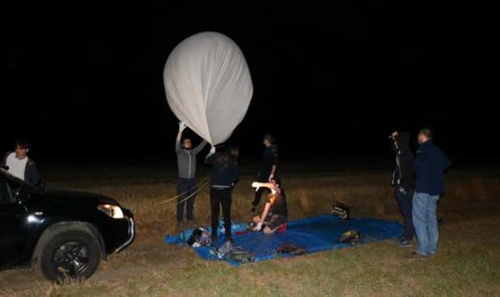 Przygotowania do lotu stratosferycznego balonu studenckiego koła naukowego Space Project (fot. Space Project/FB)