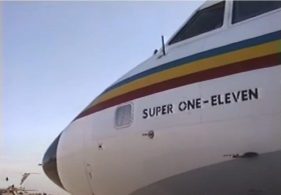Rombac 1-11, znany także jako "Super One-Eleven" - kabina (fot. kadr z filmu na youtube.com)