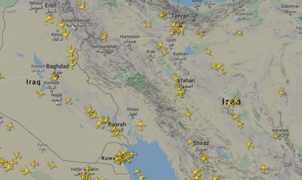 Ruch lotniczy nad Irakiem i Iranem (fot. flightradar24.com)