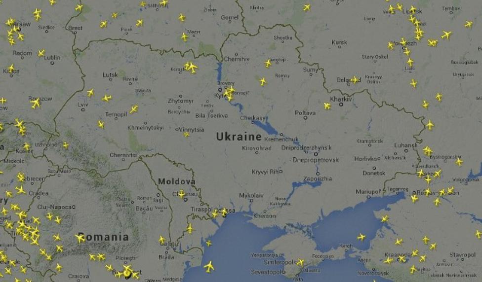 Ruch lotniczy nad Ukrainą (fot. flightradar24.com)