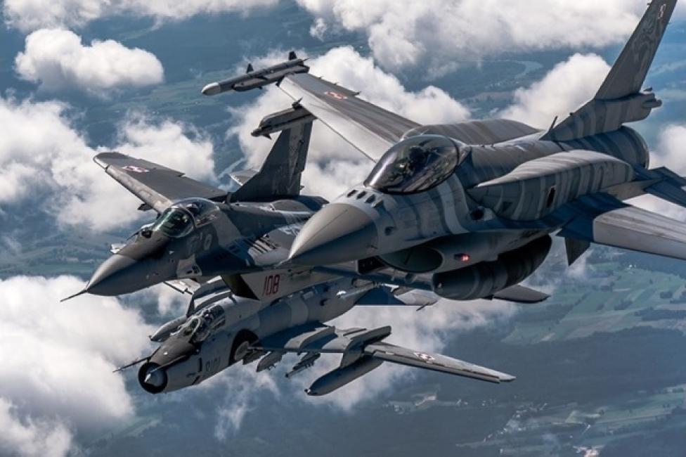 Samoloty F-16, MiG-29 i Su-22 (fot. st. chor. szt. Waldemar Młynarczyk)