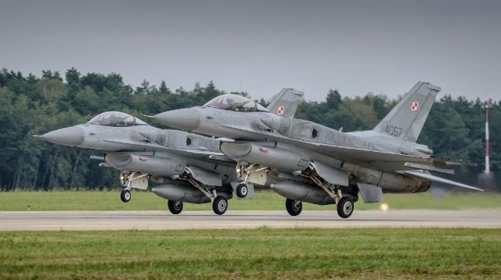 Samoloty F-16 (fot. Maciej Sznek)