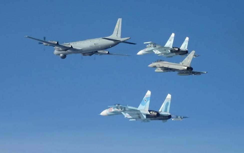 Samoloty NATO podczas misji przechwycenia rosyjskich samolotów (fot. NATO)