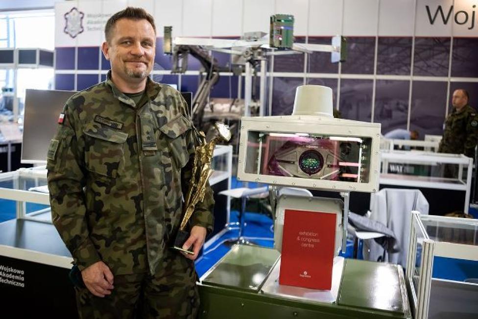 SkanDRON Wojskowej Akademii Technicznej wyróżniony nagrodą Defender (fot. Alicja Szulc) SkanDRON Wojskowej Akademii Technicznej wyróżniony nagrodą Defender (fot. Alicja Szulc)