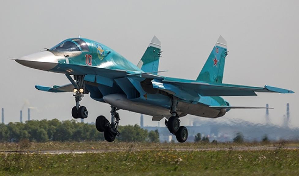 Su-34 - lądowanie (fot. function.mil.ru)