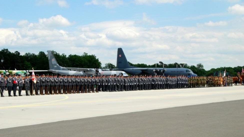 3. Skrzydło Lotnictwa Transportowego obchodziło swoje święto (fot. 3sltr.wp.mil.pl)