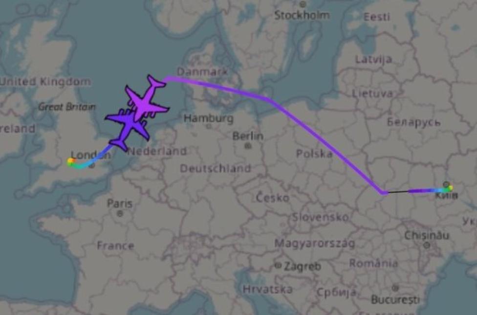 Trasa lotu brytyjskich samolotów transportowych C-17 z defensywnym sprzętem wojskowym dla Ukrainy (fot. George Allison/Twitter)