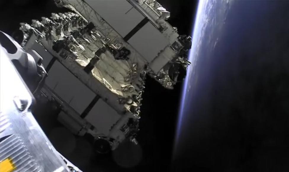 Umieszczanie satelitów Starlink firmy SpaceX na niskiej orbicie (fot. SpaceX Starlink/Twitter)