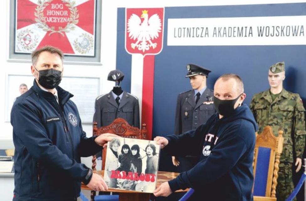 Unikatowy album w zbiorach Muzeum Sił Powietrznych (fot. muzeumsp.pl)