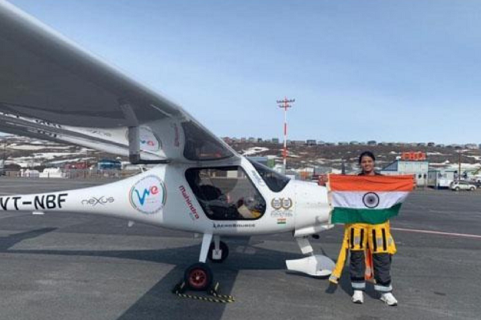 Aarohi Pandit przy samolocie Pipistrel Sinus 912, fot. news18.com