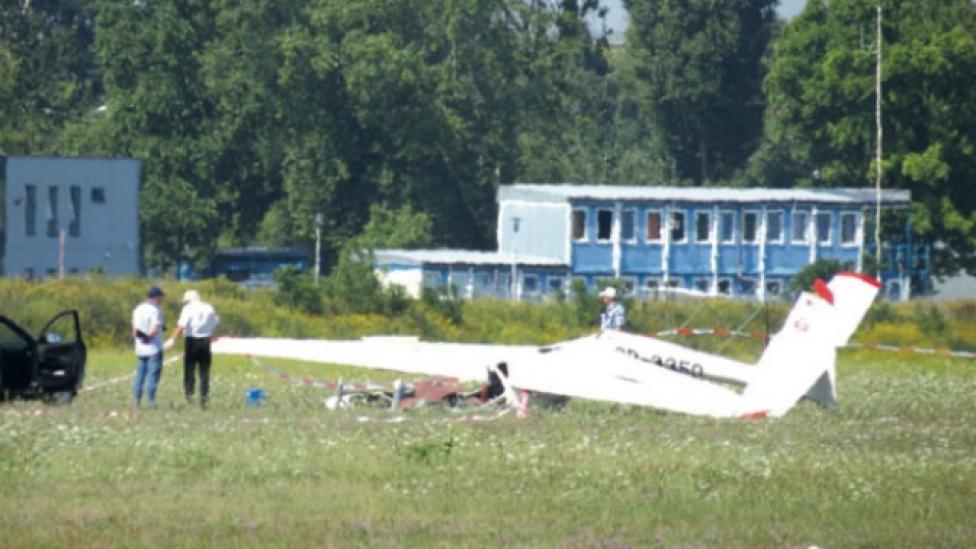 Wypadek szybowca SZD-50.3 Puchacz w Płocku (fot. tp.com.pl)