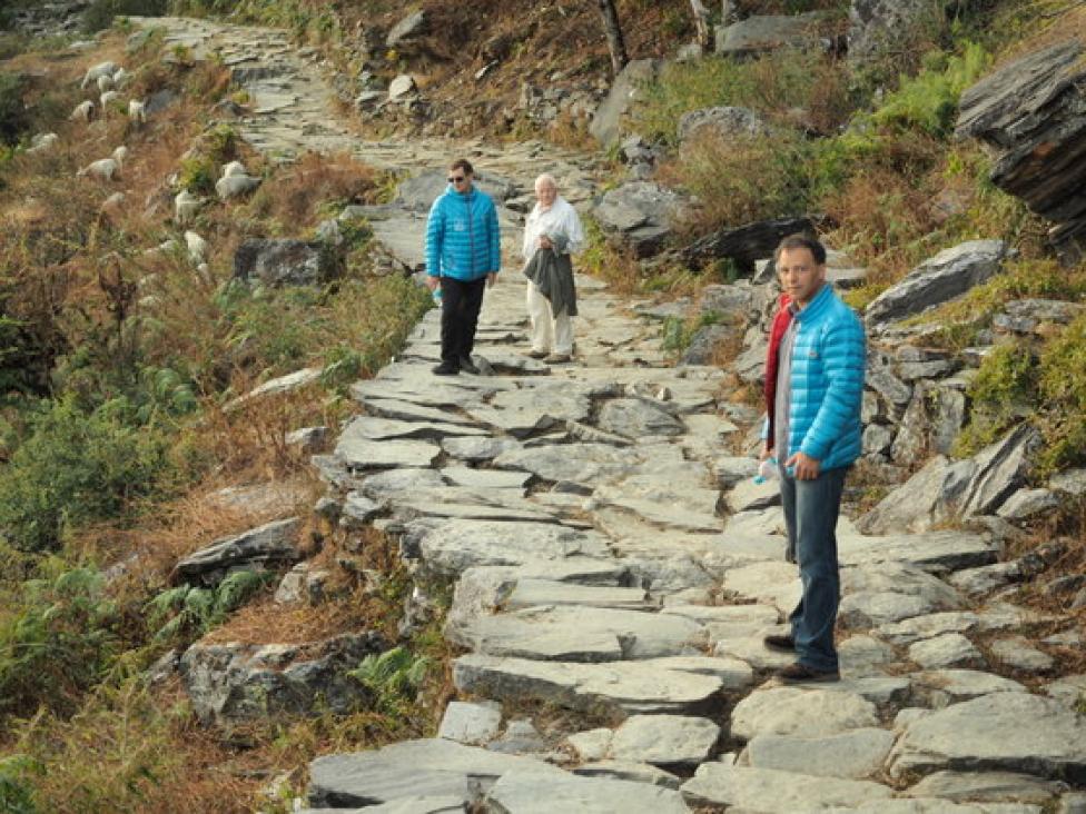 Sebastian Kawa na spacerze w Himalajach