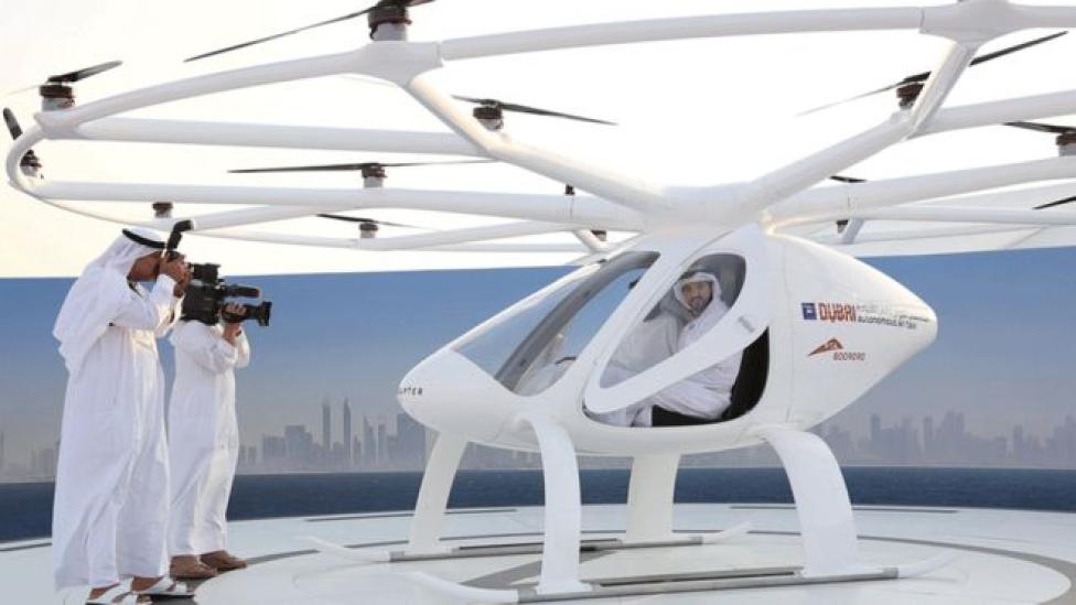Testy drona taksówki w Dubaju