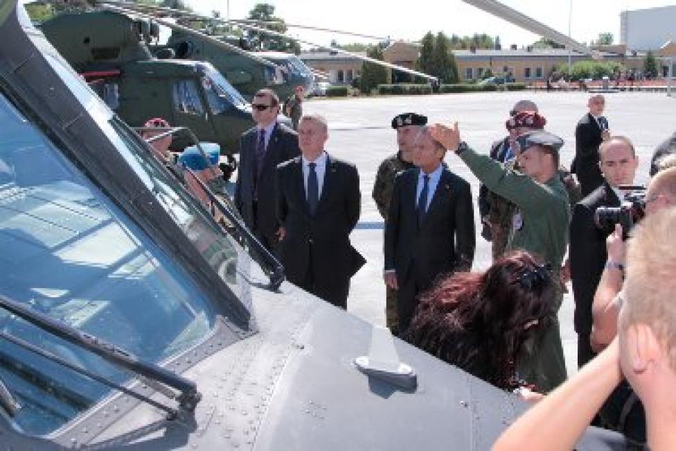 Wizyta premiera i ministra obrony narodowej w 25. BKPow, fot. st. chor. Grzegorz Litwin