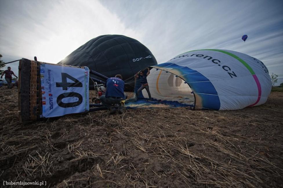 Balon (przygotowanie do startu) fot. Hubert Dajnowski