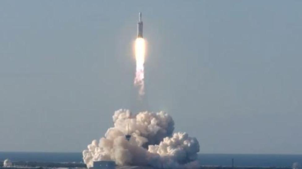 SpaceX Falcon Heavy, fot. CBS News