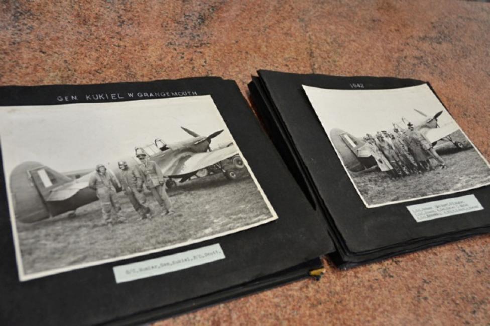 Kolekcja oryginalnych zdjęć dokumentujących działalność Polskich Sił Powietrznych na Zachodzie w czasie II wojny światowej