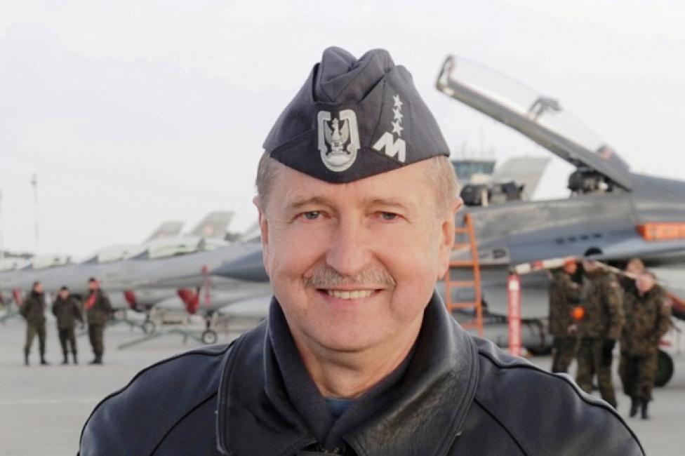Generał broni pilot Lech Majewski 