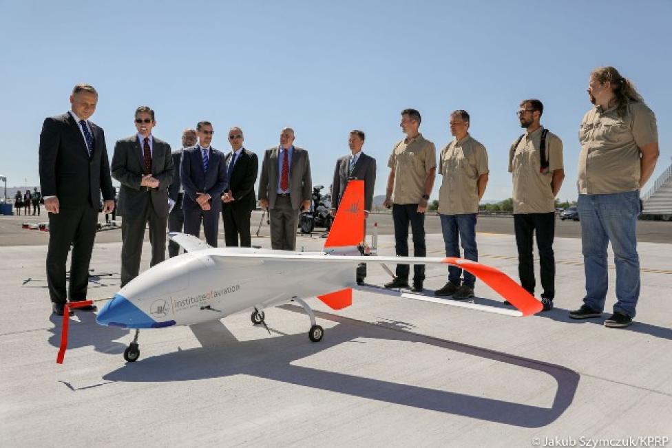 Prezydent Andrzej Duda w Reno na teście systemu zarządzania ruchem dronów (fot. Jakub Szymczuk/KPRP)